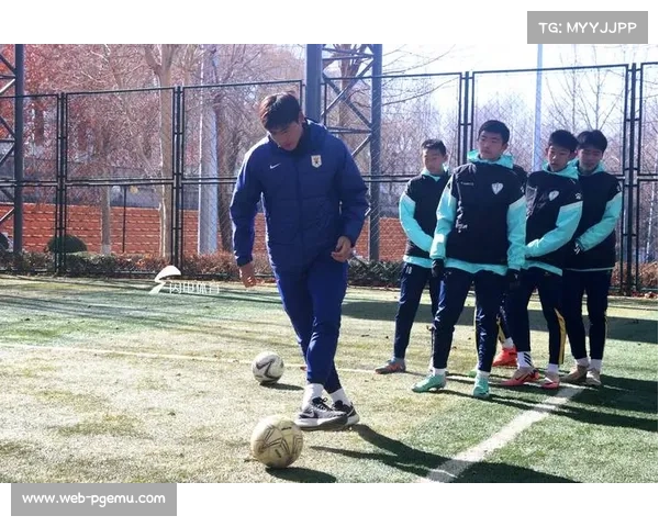 英超俱乐部全力支持校园足球赛事重启 助力青少年足球发展